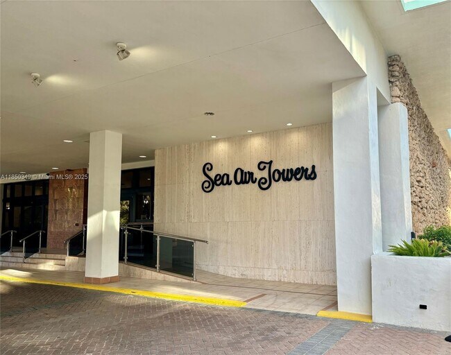 Building Photo - 3725 S Ocean Dr