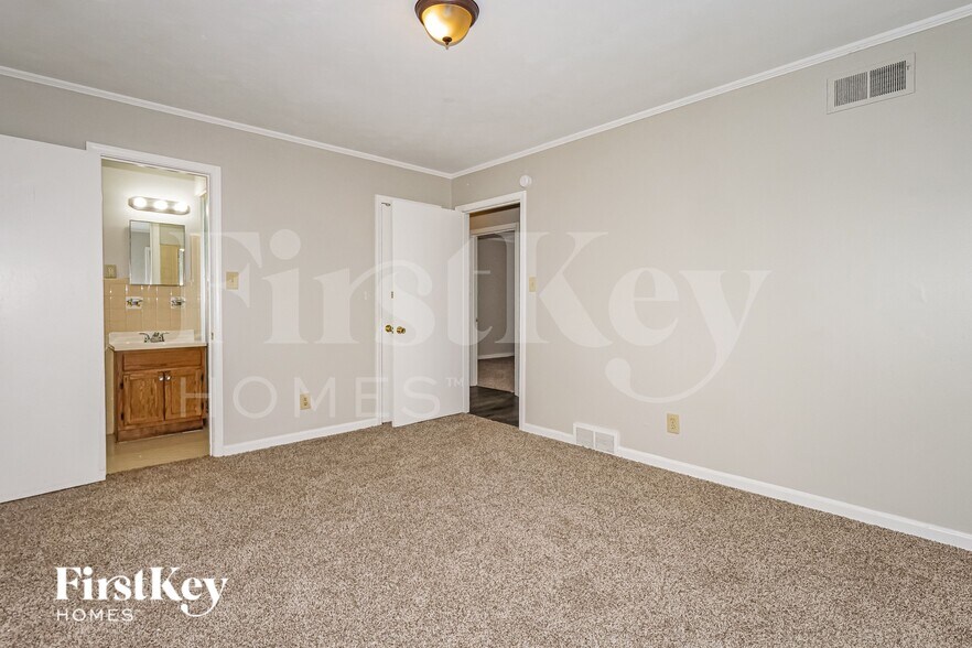 Building Photo - 1928 Croydon Ave