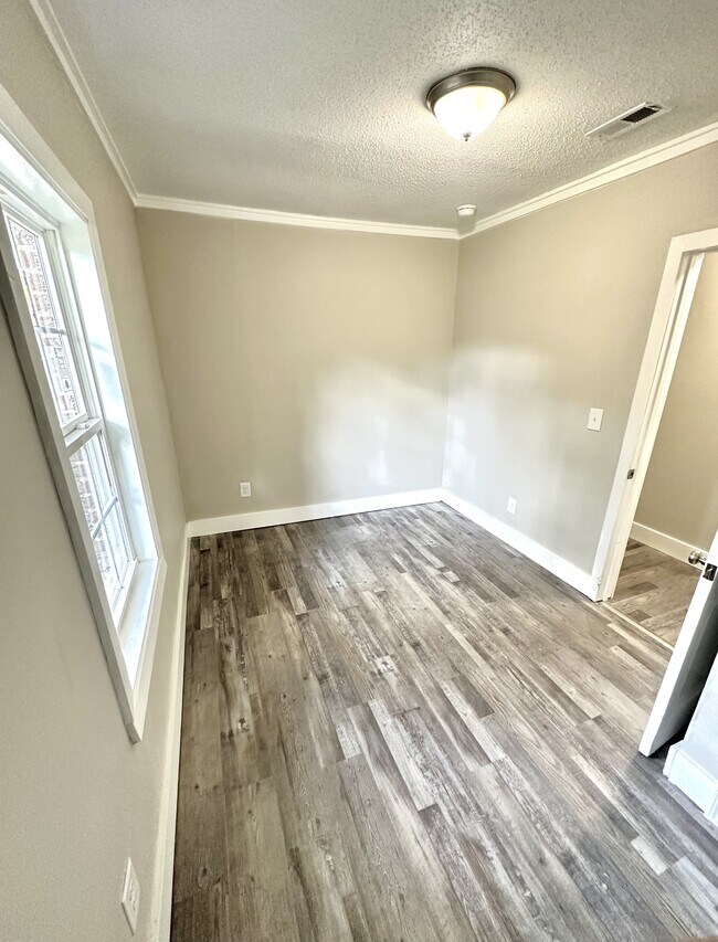 Building Photo - 6029 Ivy St