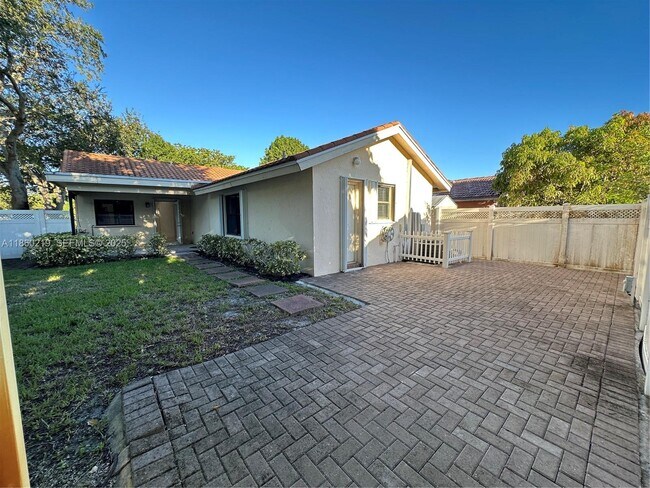 Building Photo - 3150 NW 94th Ave