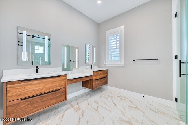 Building Photo - 2410 Beach Blvd