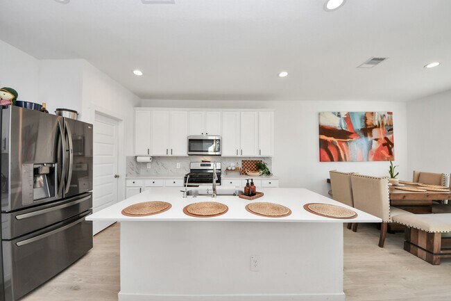 Building Photo - 30119 Gallatin River Ln