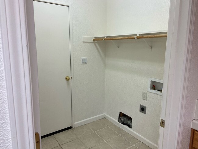 Building Photo - Sparks Single Story Home Near Red Hawk Golf Course