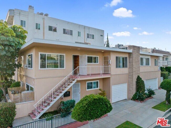 Building Photo - 1301 S Saltair Ave