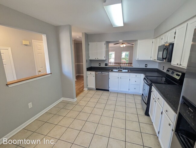 Building Photo - 3 br, 3.5 bath House - 7117 Gresham Court ...