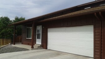 Front of townhome with attached two car garage - 1547 Secrest Ct