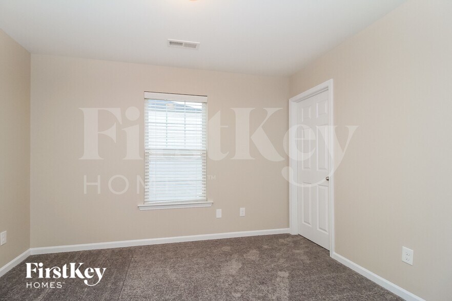 Building Photo - 4011 Parkside Meadow Ct SW