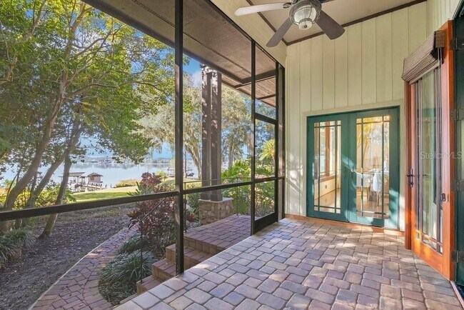 Building Photo - 10577 Down Lakeview Cir