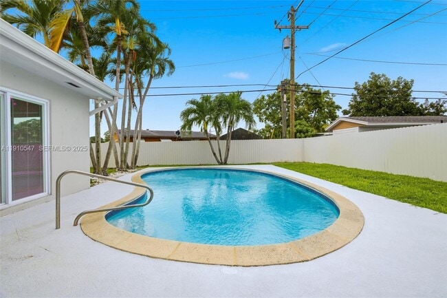 Building Photo - 5250 SW 96th Ave