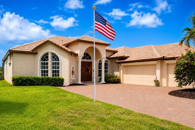 Building Photo - 923 SW Grand Reserves Blvd