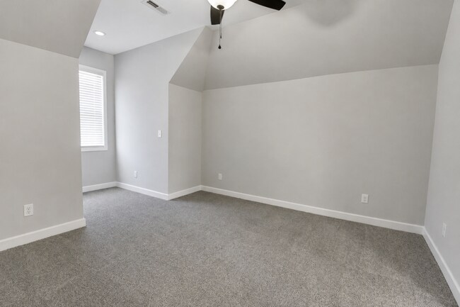 Building Photo - 1429 Village Lp