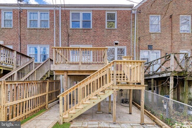 Building Photo - 118 Regester Ave
