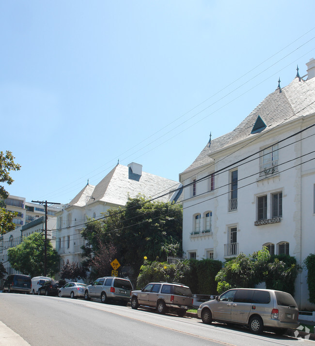 Chateau Des Fleurs Apartments - Chateau des Fleurs