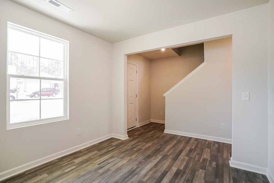 Building Photo - 2505 Kenton Ct SE