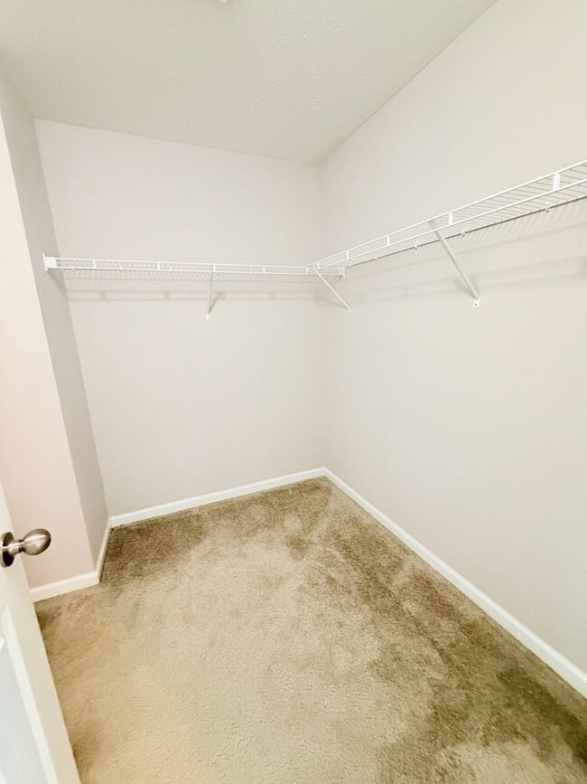 Building Photo - 1618 Woodside Cir