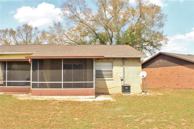 Building Photo - 9515 Fieldview Cir