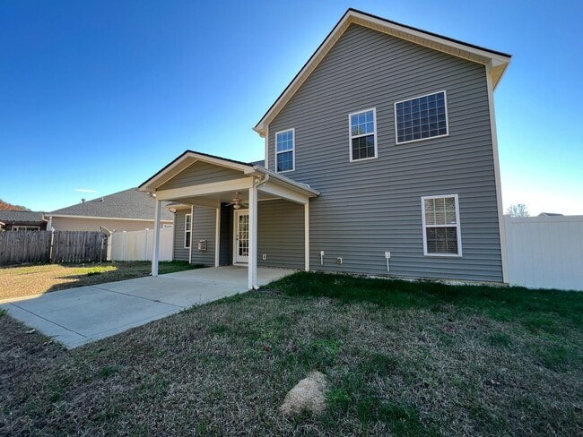 Building Photo - Beautiful Raeford Home with Fenced Backyard