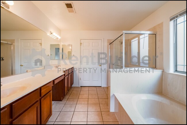 Building Photo - *** WOW PRICE REDUCTION JUST IN TIME FOR S...