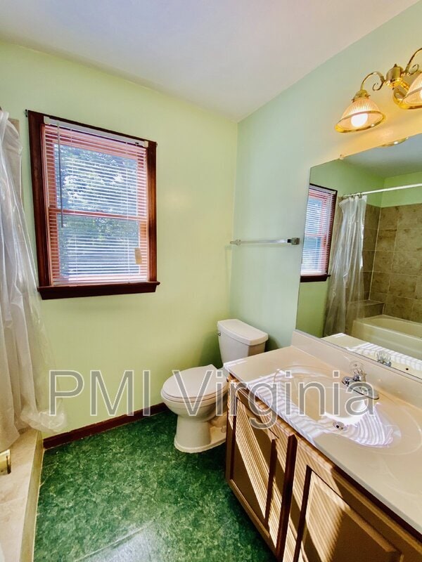 Building Photo - 604 Birchridge Ct