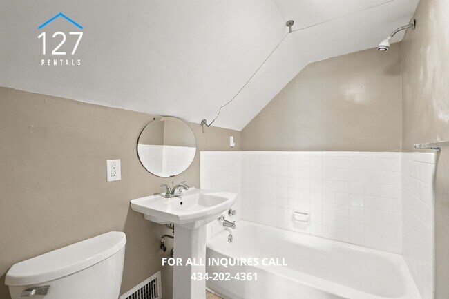 Building Photo - Spacious 4-Bedroom Single Family home with Large Backyard & Ample Storage