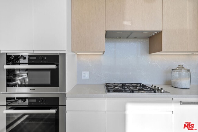 Building Photo - 877 Francisco St