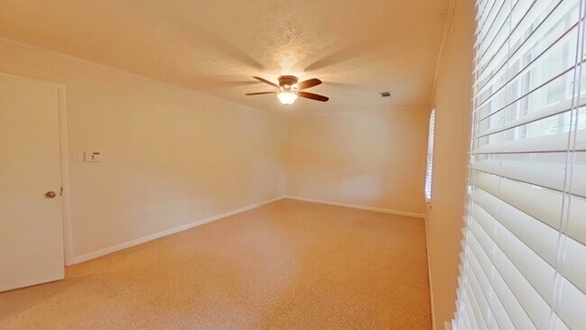 Building Photo - 3314 Jura Dr