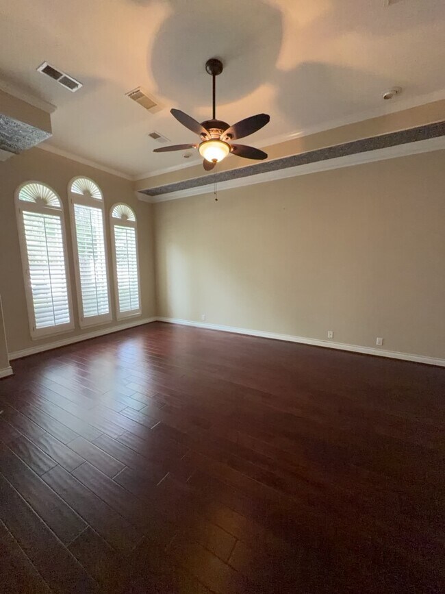 Building Photo - 16410 Emilia Ct