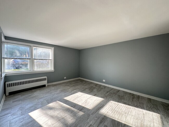 Building Photo - 6715 N California Ave