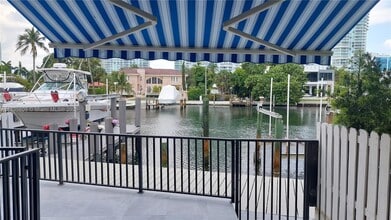 Building Photo - 350 Poinciana Island Dr