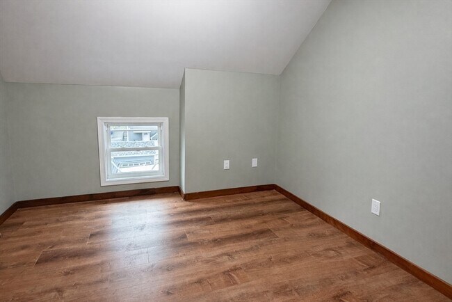 Building Photo - 47 Boutwell St