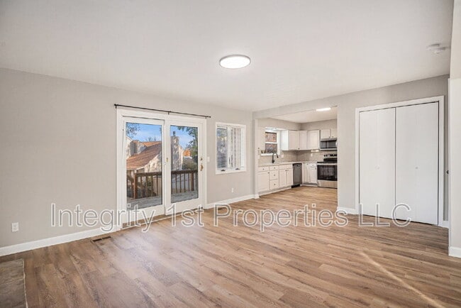 Building Photo - 3500 NE 72nd Terrace