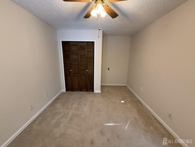 Building Photo - 10 Tyndall Rd