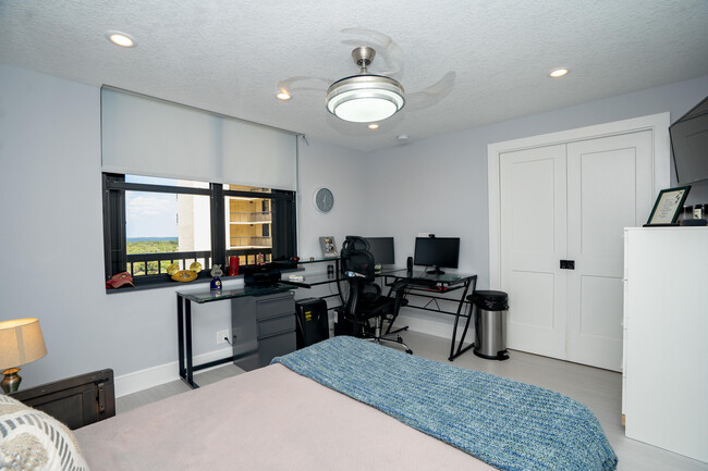 Building Photo - 9500 S Ocean Dr