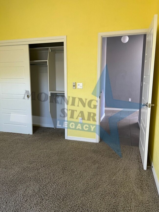 Building Photo - Charming 3-bedroom, 2-bathroom w/ views!