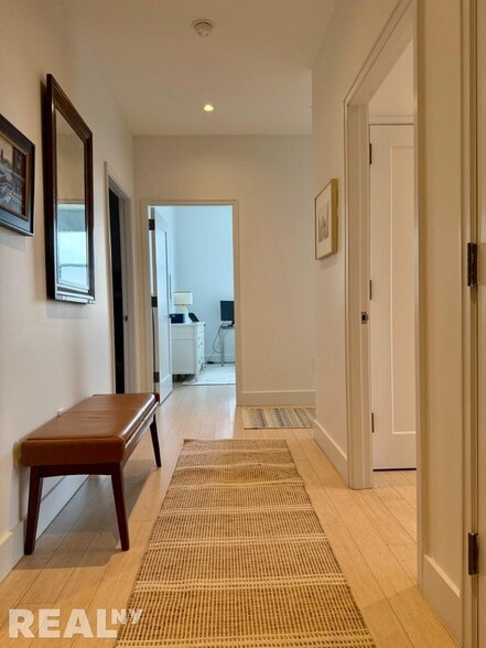 Building Photo - 30 Morningside Dr