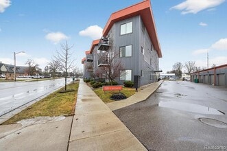 Building Photo - 293 N 2nd St