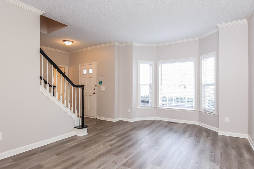 Building Photo - 5828 Waterford Landing Ct