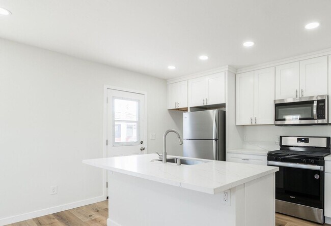 Building Photo - Welcome to your beautifully renovated single level home in the heart of Oceanside!