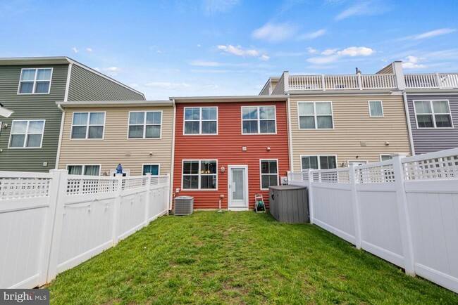 Building Photo - 1304 Sandoval Ct
