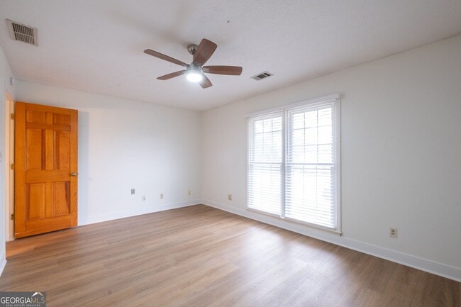 Building Photo - 2688 Benton Dr