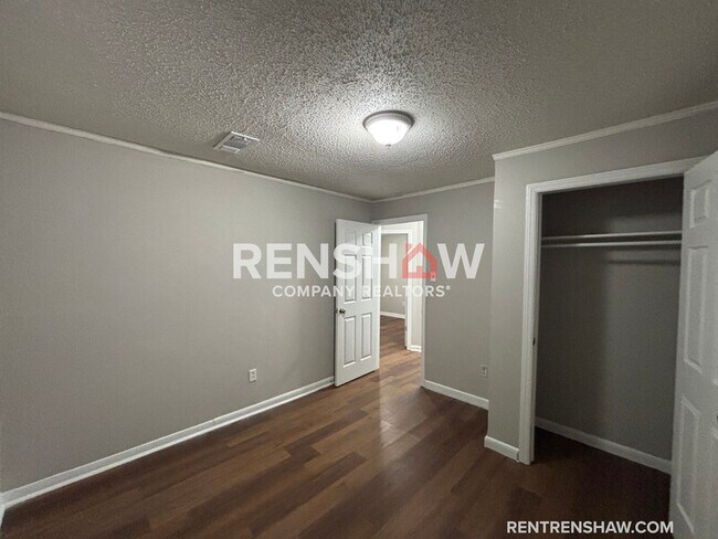 Building Photo - 1242 Airways Blvd