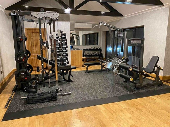 Building Photo - 540 N W Knoll Dr