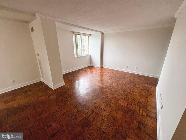 Building Photo - 501 Slaters Ln