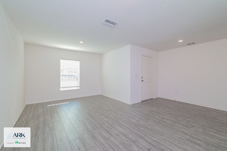 Building Photo - 313 Kensington View Dr