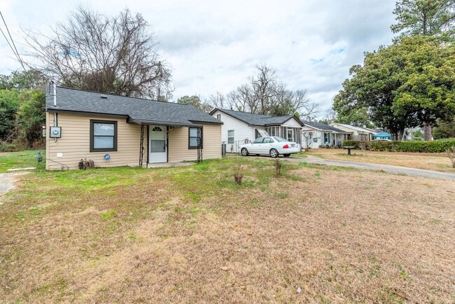 Building Photo - * Section 8 Voucher Welcomed* $1,000 - Just Updated 2 bed/1 bath house for rent Augusta!!!