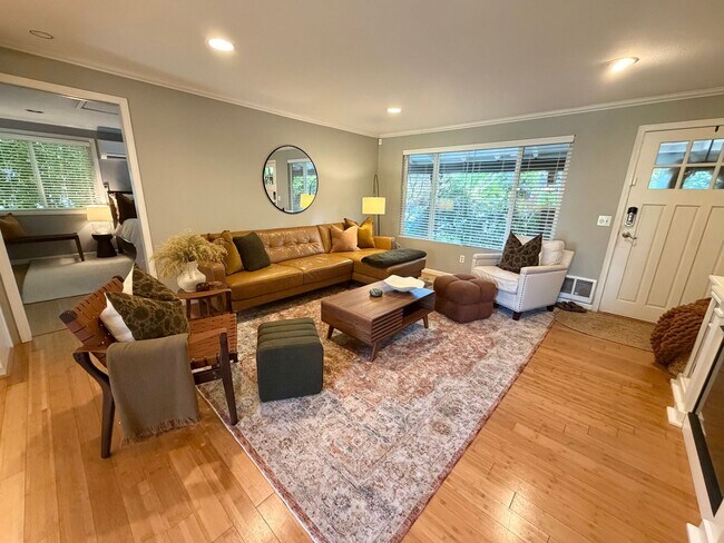 Building Photo - Beautifully landscaped Fall City gem  with a private backyard oasis!