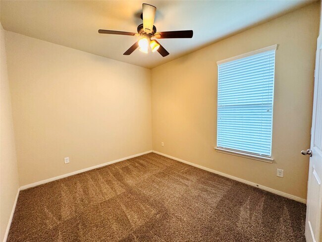 Building Photo - 23607 Tirino Shores Dr