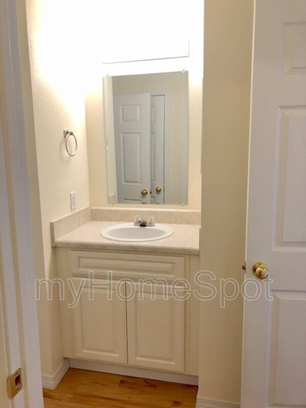 Building Photo - 9704 Cobblebrook Dr