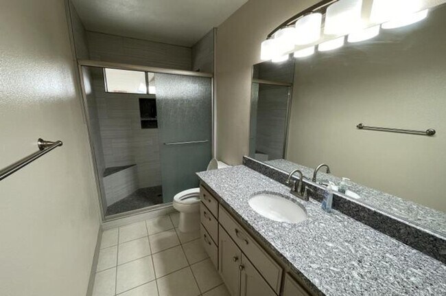 Building Photo - Large, well cared for, single family,  3/2...