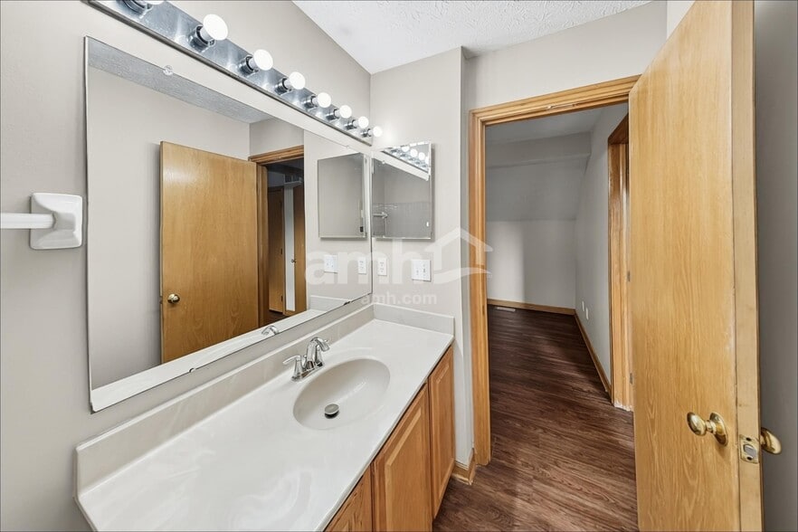 Building Photo - 808 Gascony Dr
